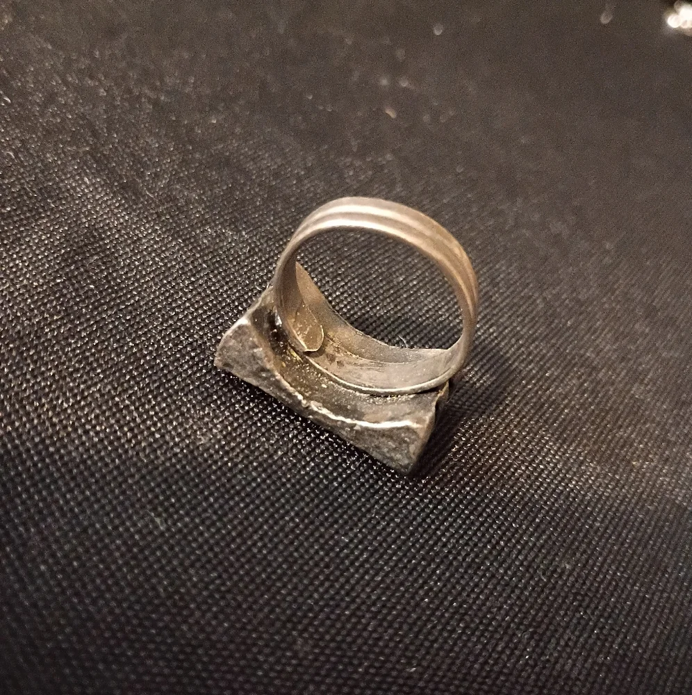 Peace Sign Ring - Picture 4 of 5